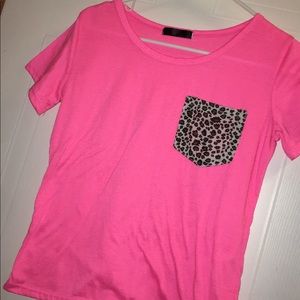 Pink tee with cheetah pocket!